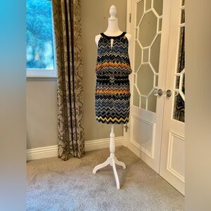 BCBG Max Azaria Vibrant Chevron Sleeveless Dress - Medium